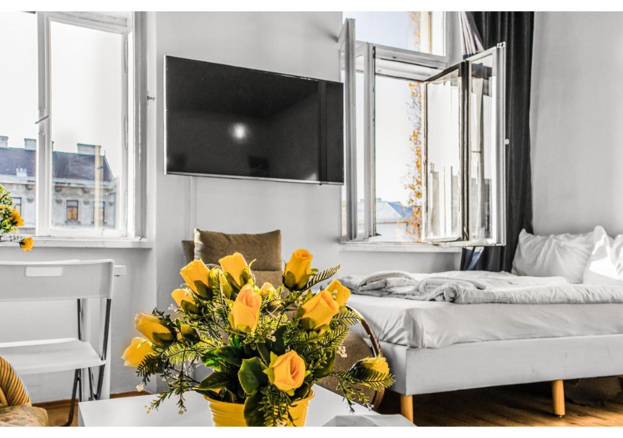 Welcoming 2Br Apt. Near Danube & Millenium Tower Вена Экстерьер фото
