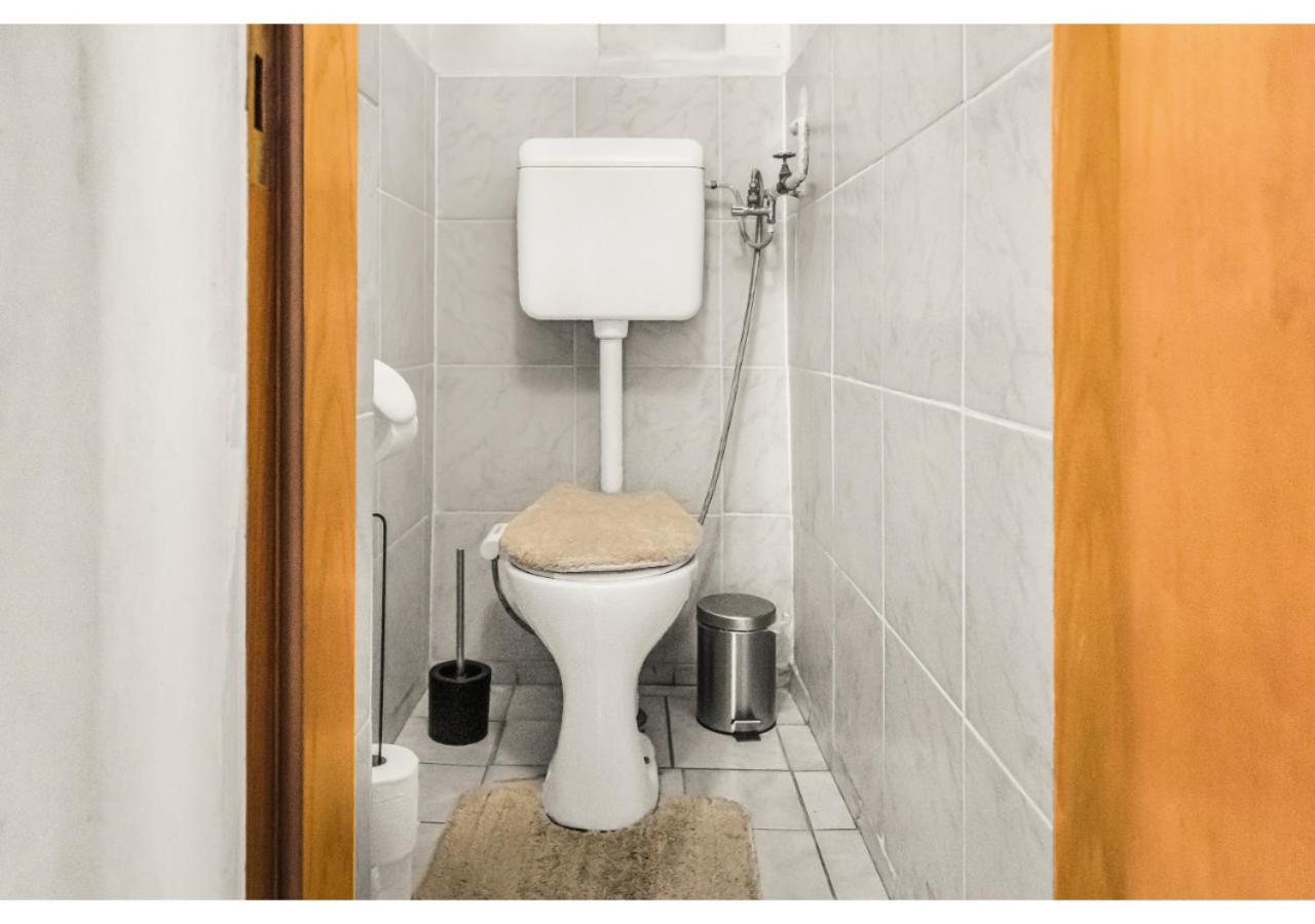 Welcoming 2Br Apt. Near Danube & Millenium Tower Вена Экстерьер фото