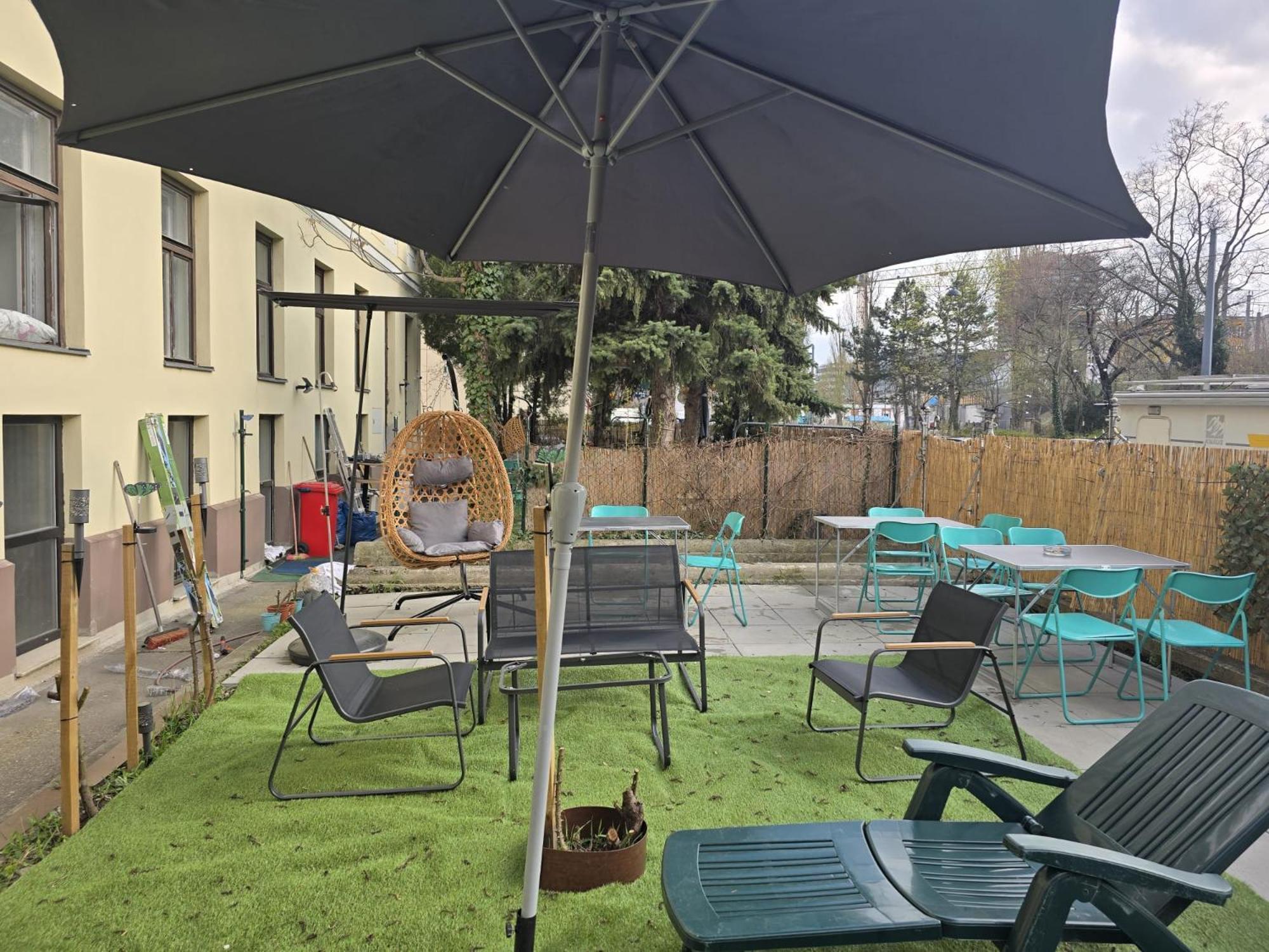 Welcoming 2Br Apt. Near Danube & Millenium Tower Вена Экстерьер фото